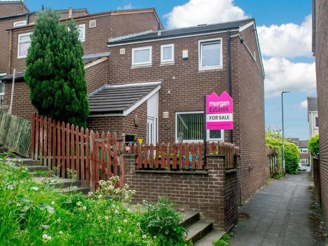 House for sale in Churwell, West Yorkshire