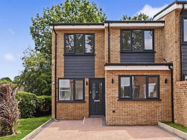 House for sale in Wood End, Five Acres