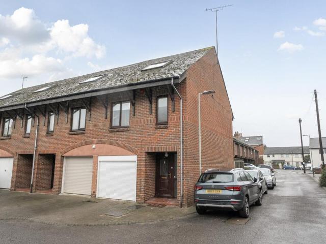 House for sale in Ewens Farm, Golden Valley