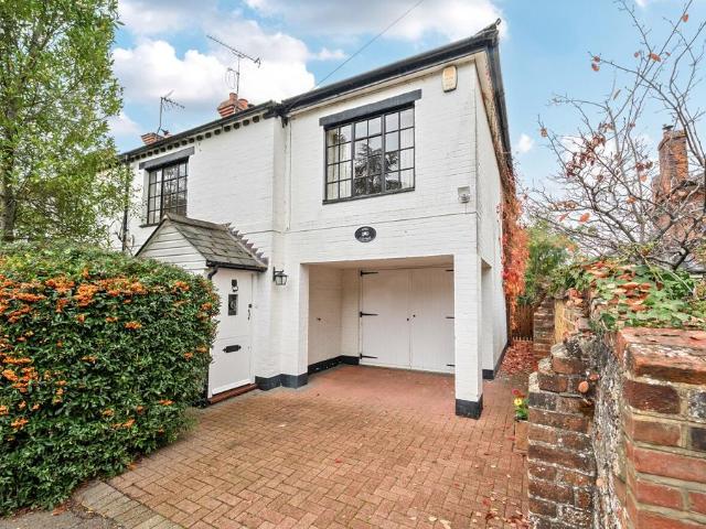 House for sale in Shurlock Row, Waltham St Lawrence