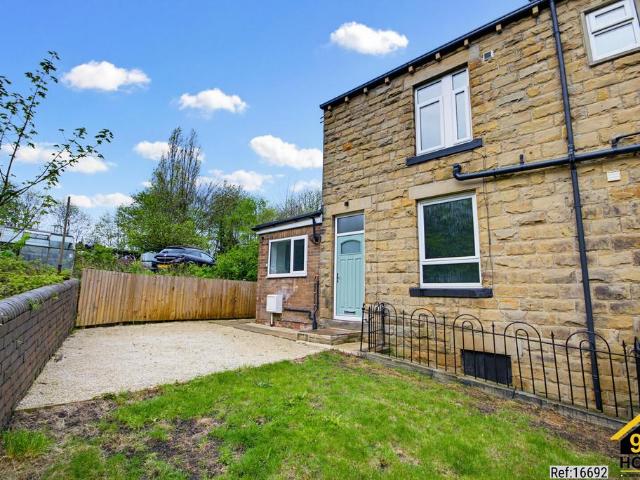 House for sale in Batley, West Yorkshire