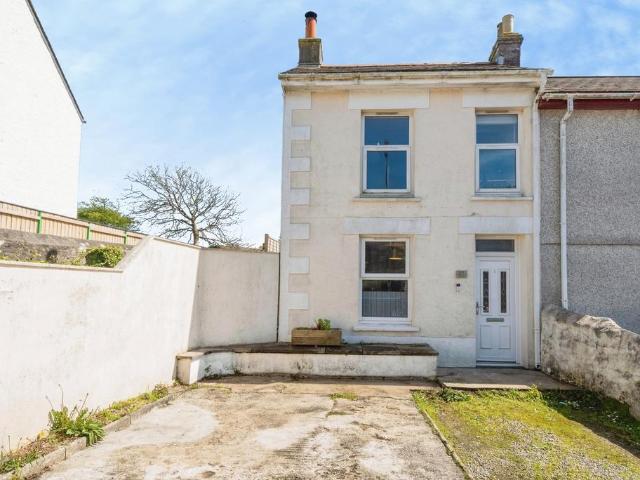 House for sale in Mount Ambrose, Cornwall