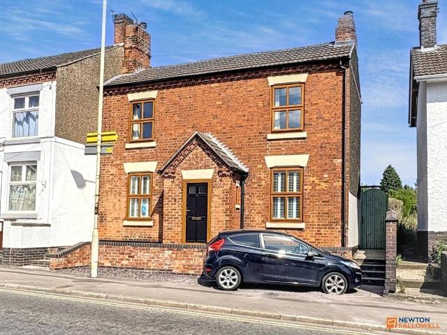 House for sale in Hugglescote, Leicestershire