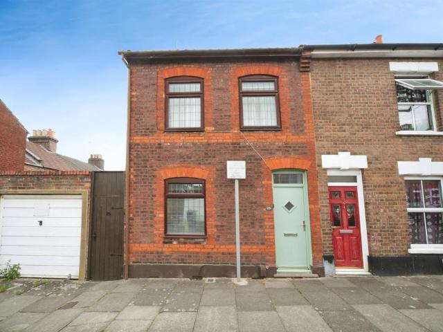 House for sale in Spring Park, Luton