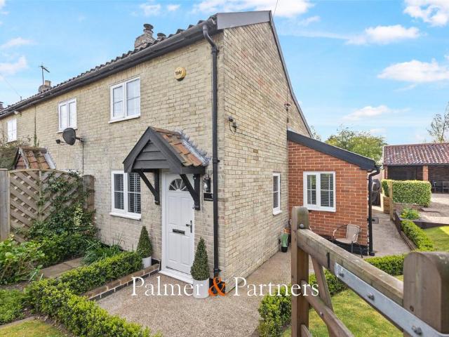 House for sale in Chelmondiston, Suffolk