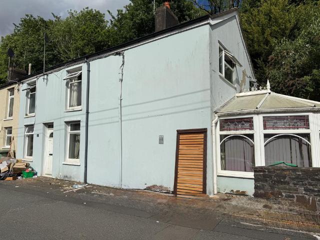 House for sale in Taffs Well, Wales