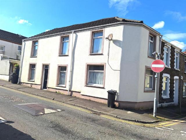 House for sale in Cimla, Neath
