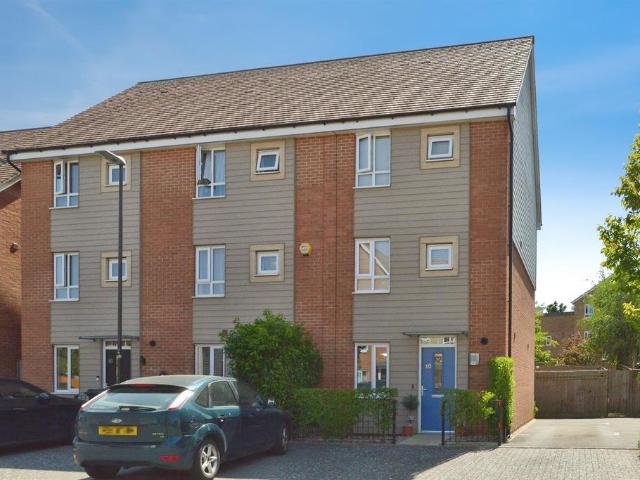 House for sale in Wolverton and Greenleys, Old Wolverton