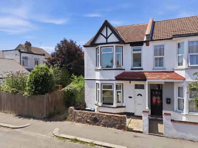 House for sale in Alton Barnes, Essex