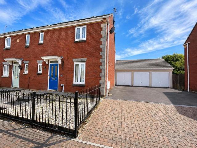 House for sale in Gorseinon, Wales