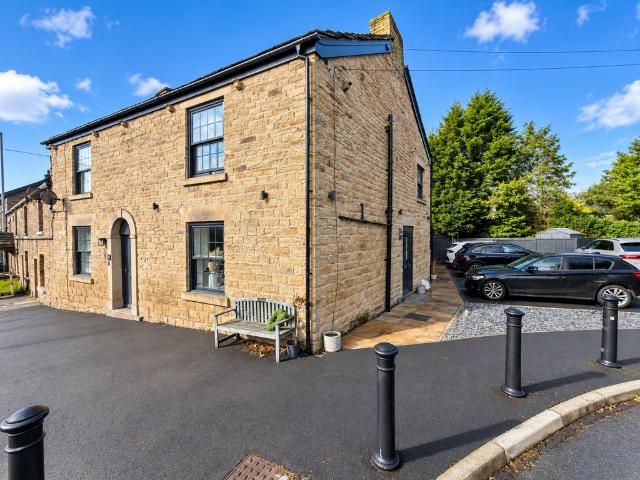 House for sale in Ludworth Houses, Marple Bridge