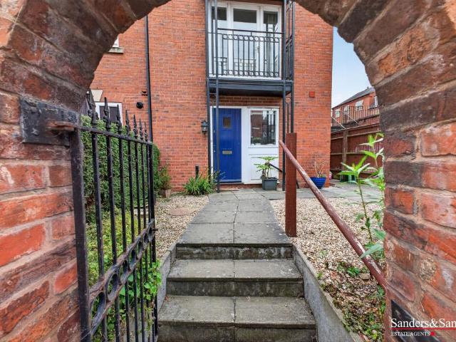 House for sale in Alderminster, Warwickshire