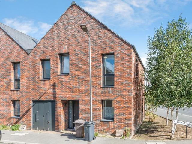 House for sale in Tilbury, Essex