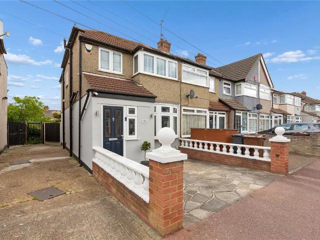 House for sale in Dagenham, Greater London