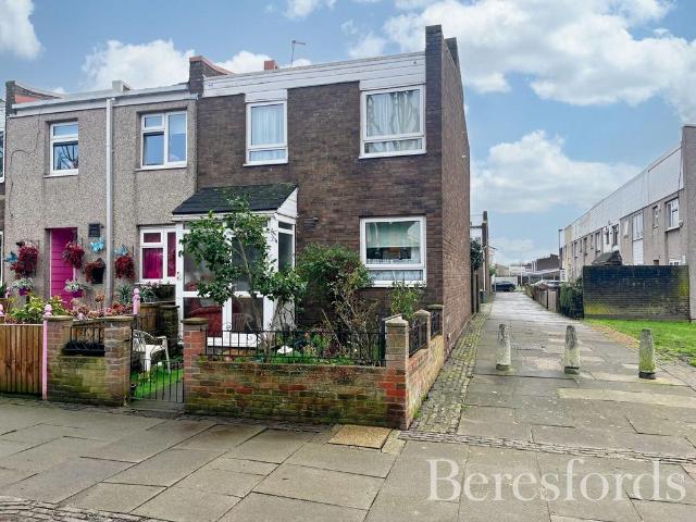 House for sale in Harold Hill, Greater London