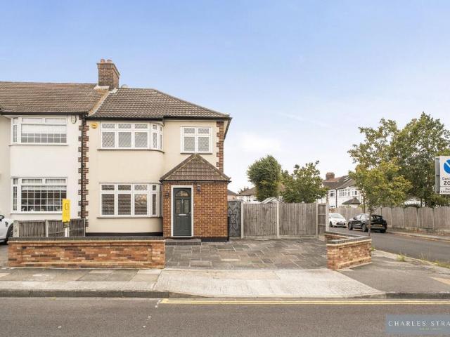 House for sale in London Borough of Havering, Greater London