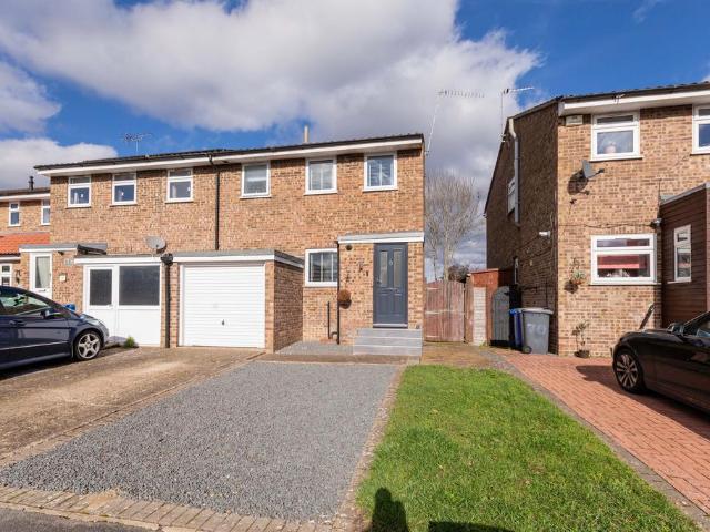 House for sale in Eton