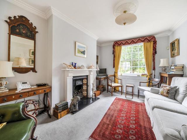 House for sale in East Greenwich, Greater London