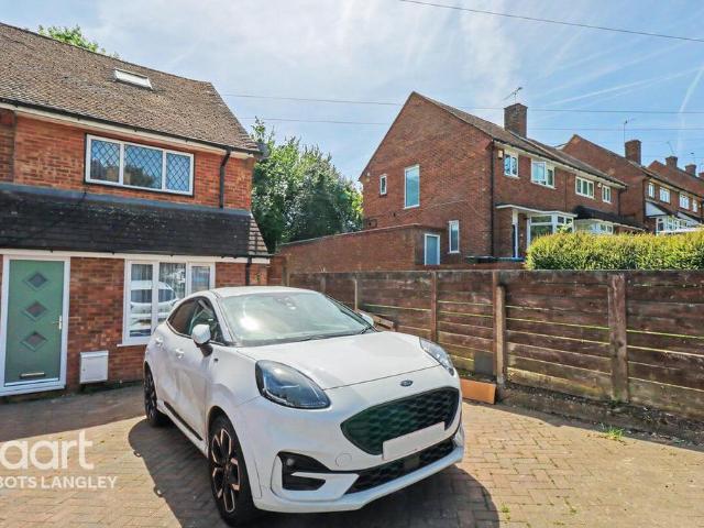 House for sale in Woodside, North Watford