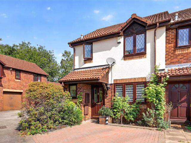 House for sale in Martin's Heron, Winkfield