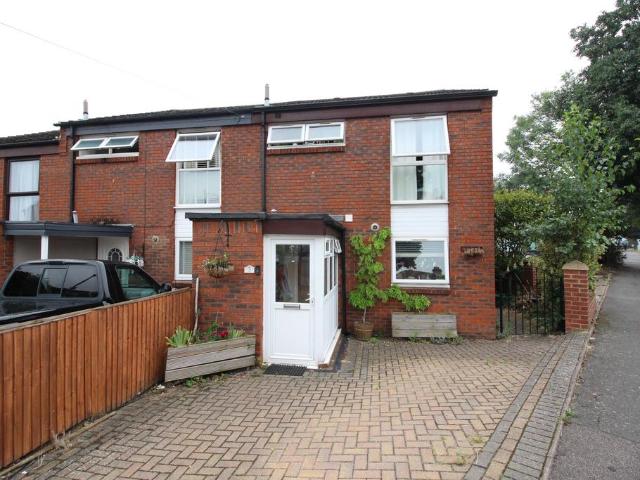 House for sale in Worcester Park, Greater London