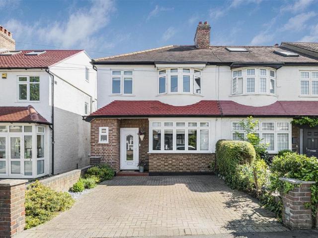 House for sale in Greater London