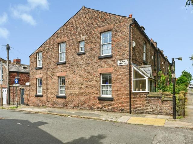 House for sale in Woolton, Calderstones