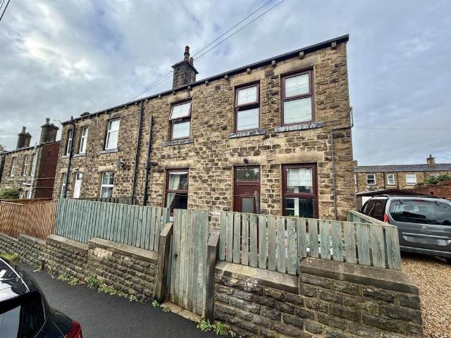House for sale in Battyeford, Kirklees