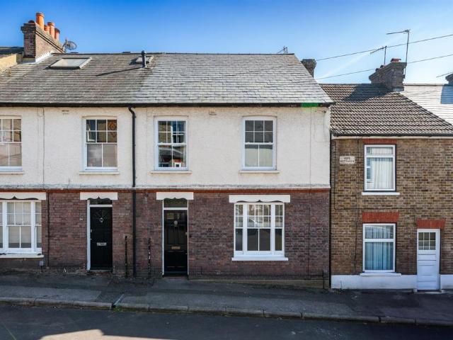 House for sale in Highfield, Pouchen End