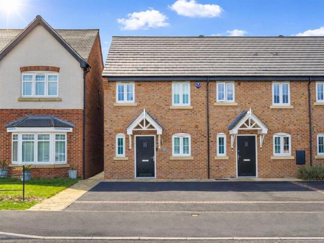 House for sale in Castle Donington, Leicestershire