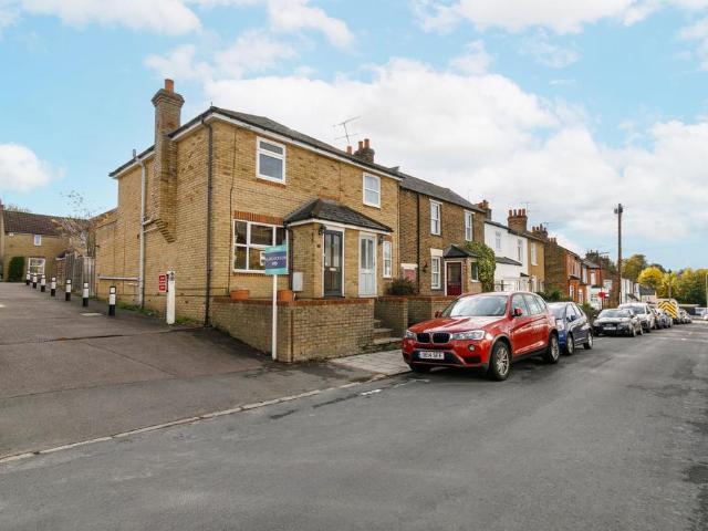 House for sale in Watford Heath, North Watford