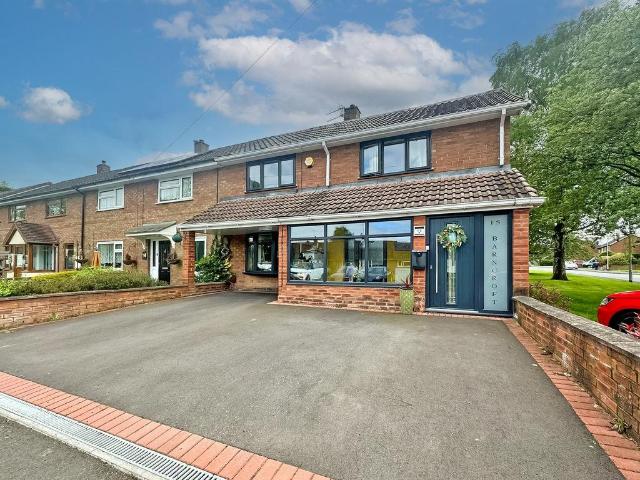 House for sale in Landywood, Great Chatwell