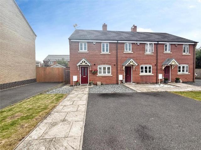 House for sale in Whetstone, Pinfold