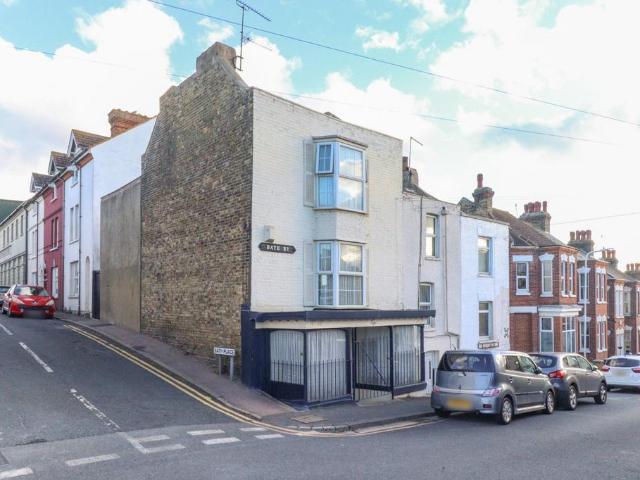 House for sale in Cliftonville West, Acol