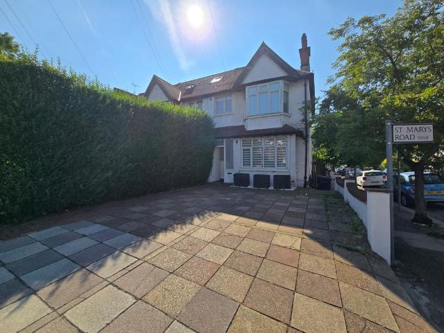 House for sale in Brent Cross, Greater London