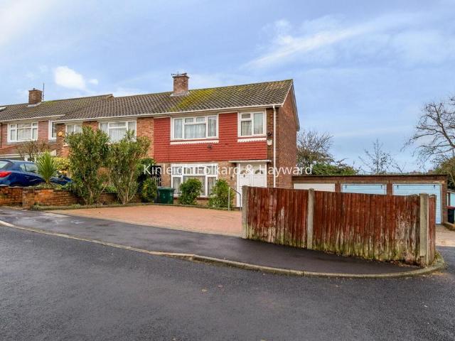 House for sale in Colney Hatch, Greater London