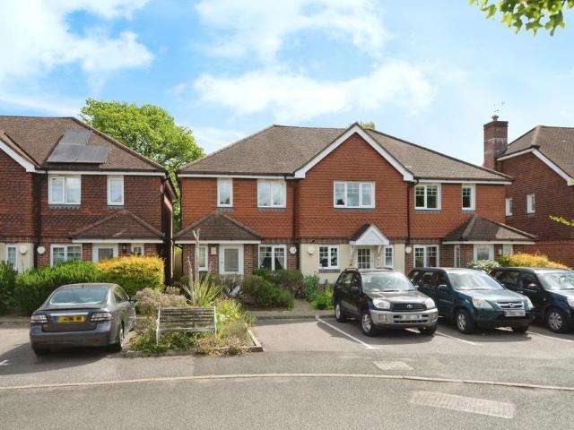 House for sale in Fole, Surrey