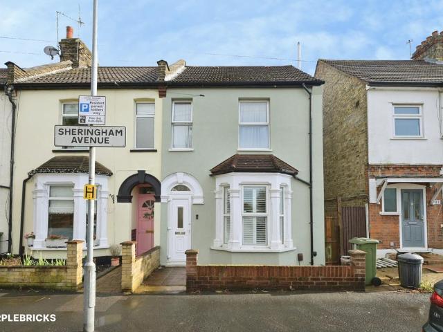 House for sale in Rush Green, Greater London