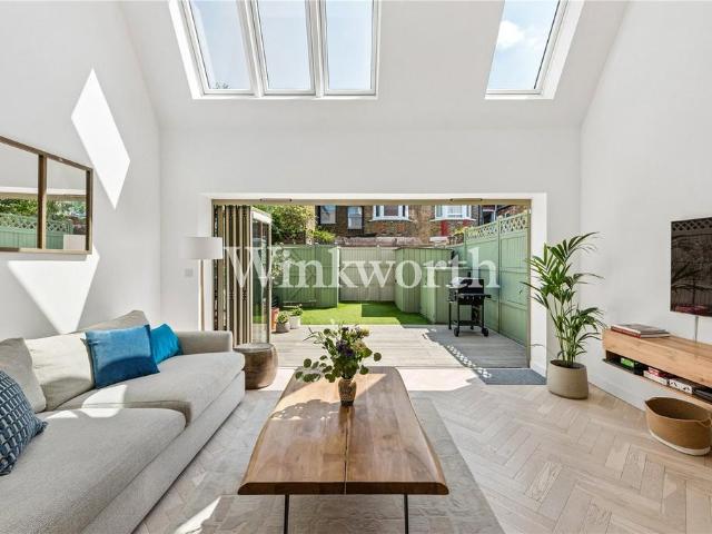 House for sale in Greater London