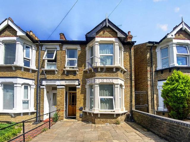 House for sale in London Borough of Hounslow, Greater London