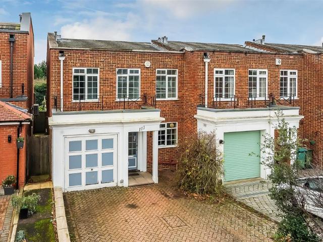 House for sale in Greater London