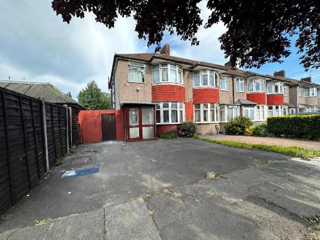 House for sale in Bell Green, Greater London