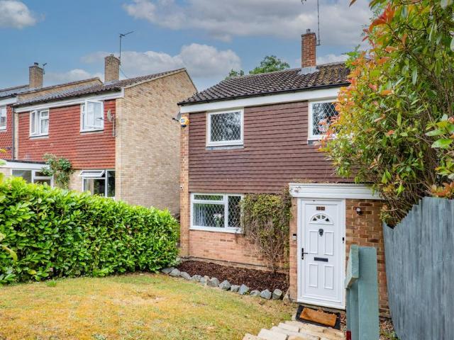 House for sale in Romford, Sandown Park