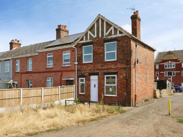 House for sale in Scawthorpe, South Yorkshire