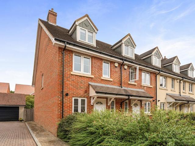 House for sale in Fole, Surrey