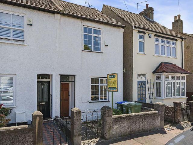 House for sale in Halfway Street, Greater London