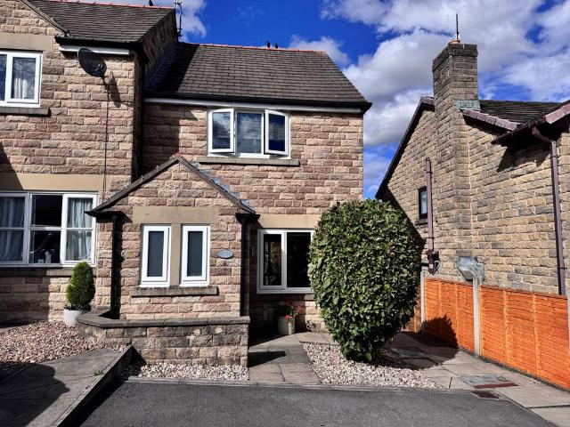 House for sale in Wash, Charlesworth