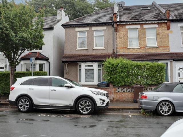 House for sale in London Borough of Croydon, Purley