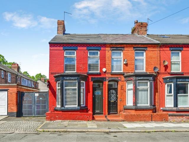 House for sale in Elm Park, Calderstones