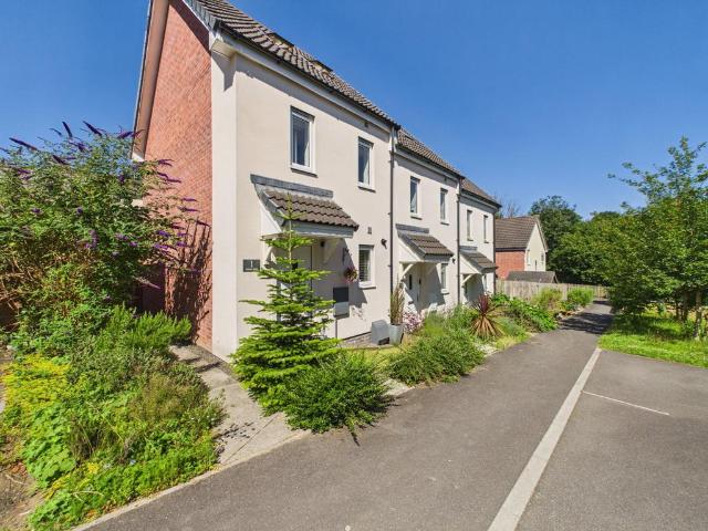 House for sale in Lamellion, Cornwall